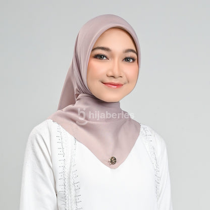 Hijaberies - Emily Paris Plain LC (Hijab Segiempat Paris Voile)