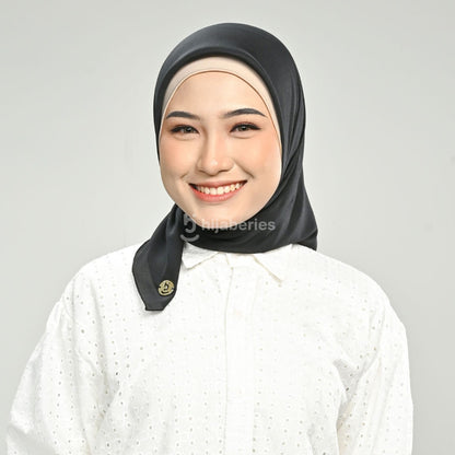 Hijaberies - Paris Basic Japan (Hijab Segiempat Paris Neci)