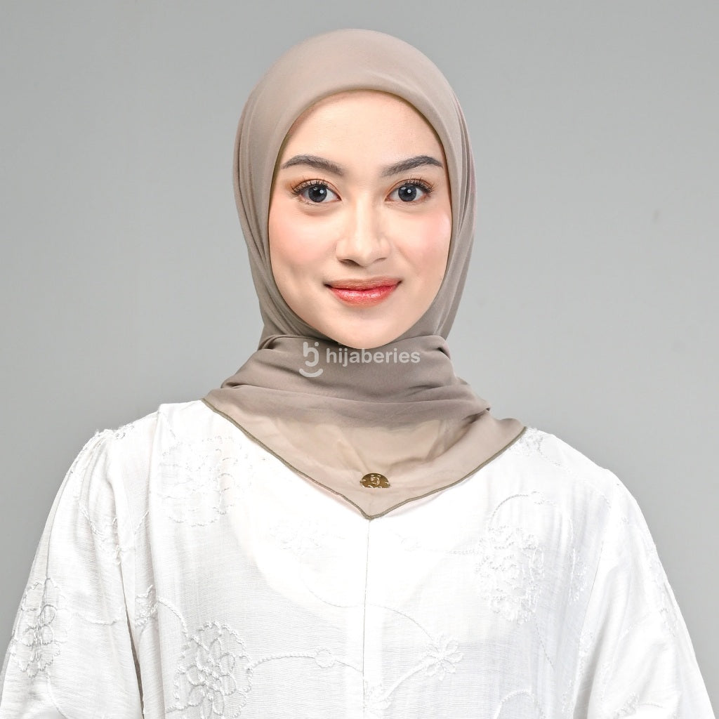 Hijaberies - Paris Basic Japan (Hijab Segiempat Paris Neci)