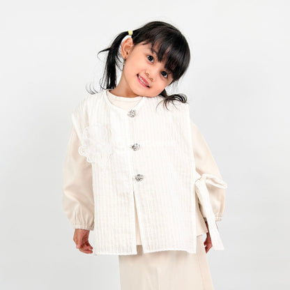 Hijaberies - Flowery Shawl Vest Kids (Vest Anak dengan Aksen Bungan yang Manis | Cocok Untuk Acara Formal/Kondangan/Raya)