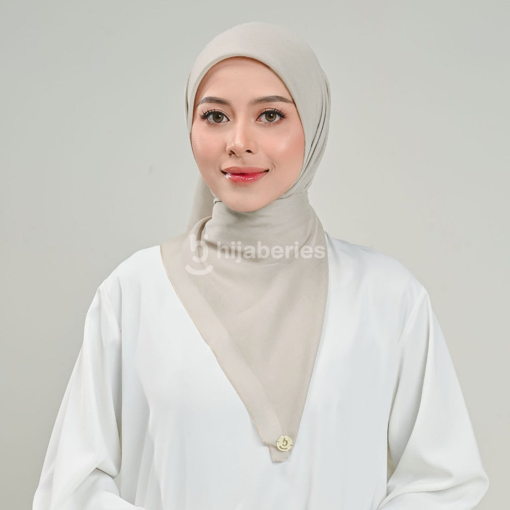Hijaberies - Paris Sienna Seamles (Hijab Segiempat bahan Paris Japan dengan Finishing Seamless)