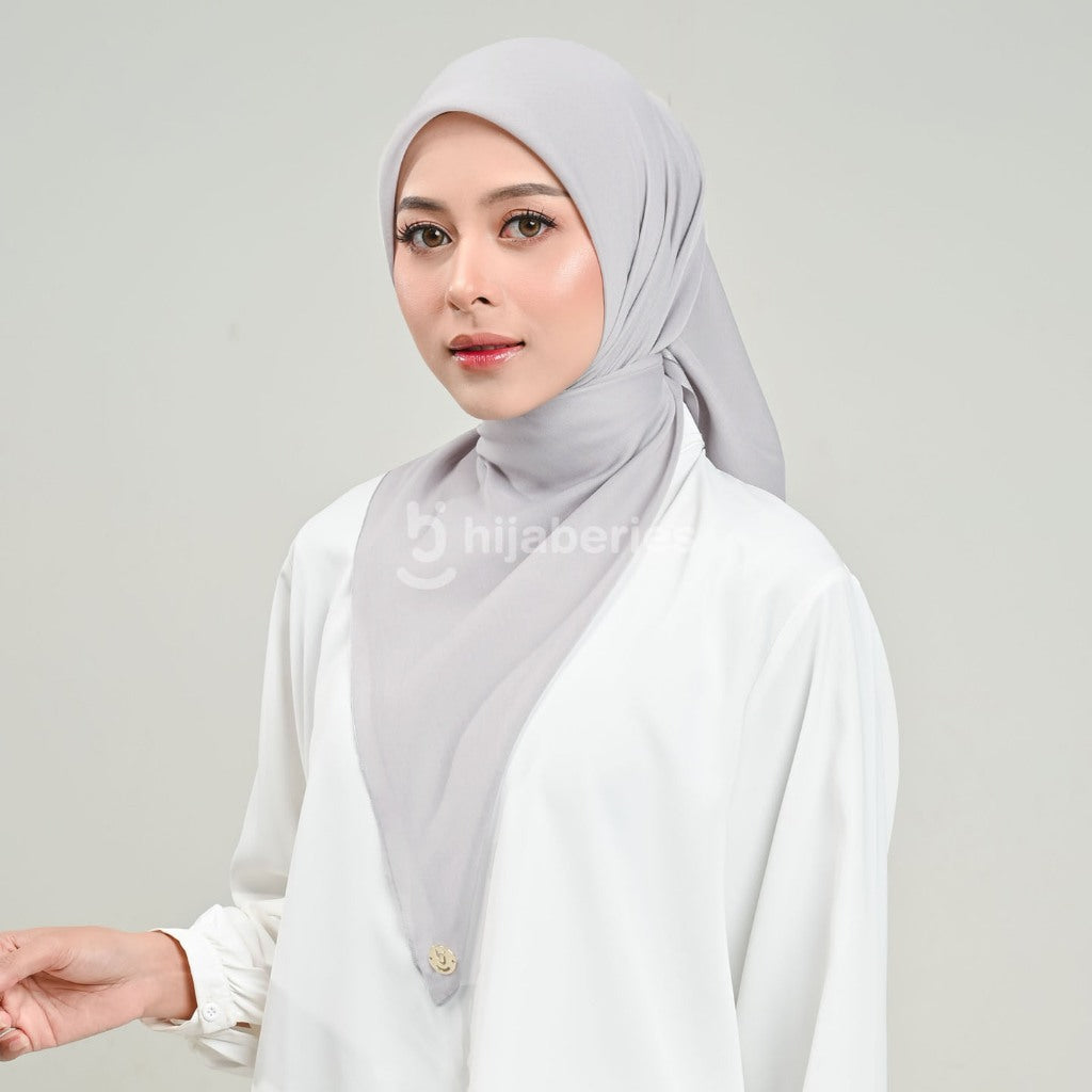 Hijaberies - Paris Sienna Seamles (Hijab Segiempat bahan Paris Japan dengan Finishing Seamless)