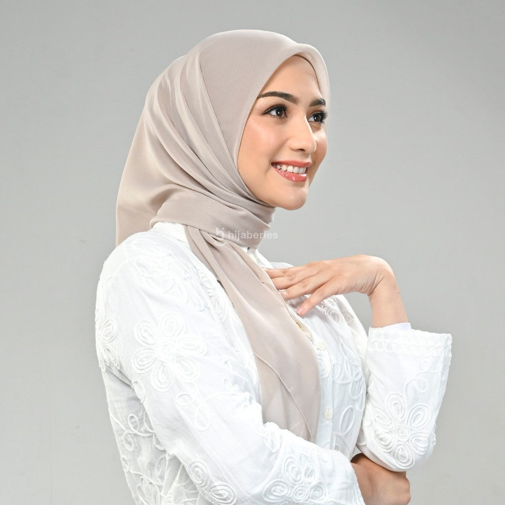 Hijaberies - Paris Basic Japan (Hijab Segiempat Paris Neci)