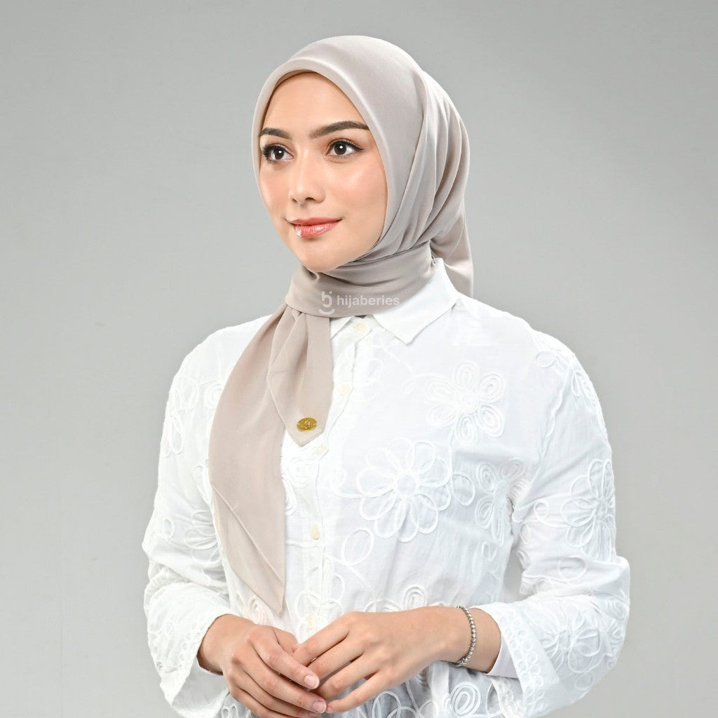 Hijaberies - Paris Basic Japan (Hijab Segiempat Paris Neci)